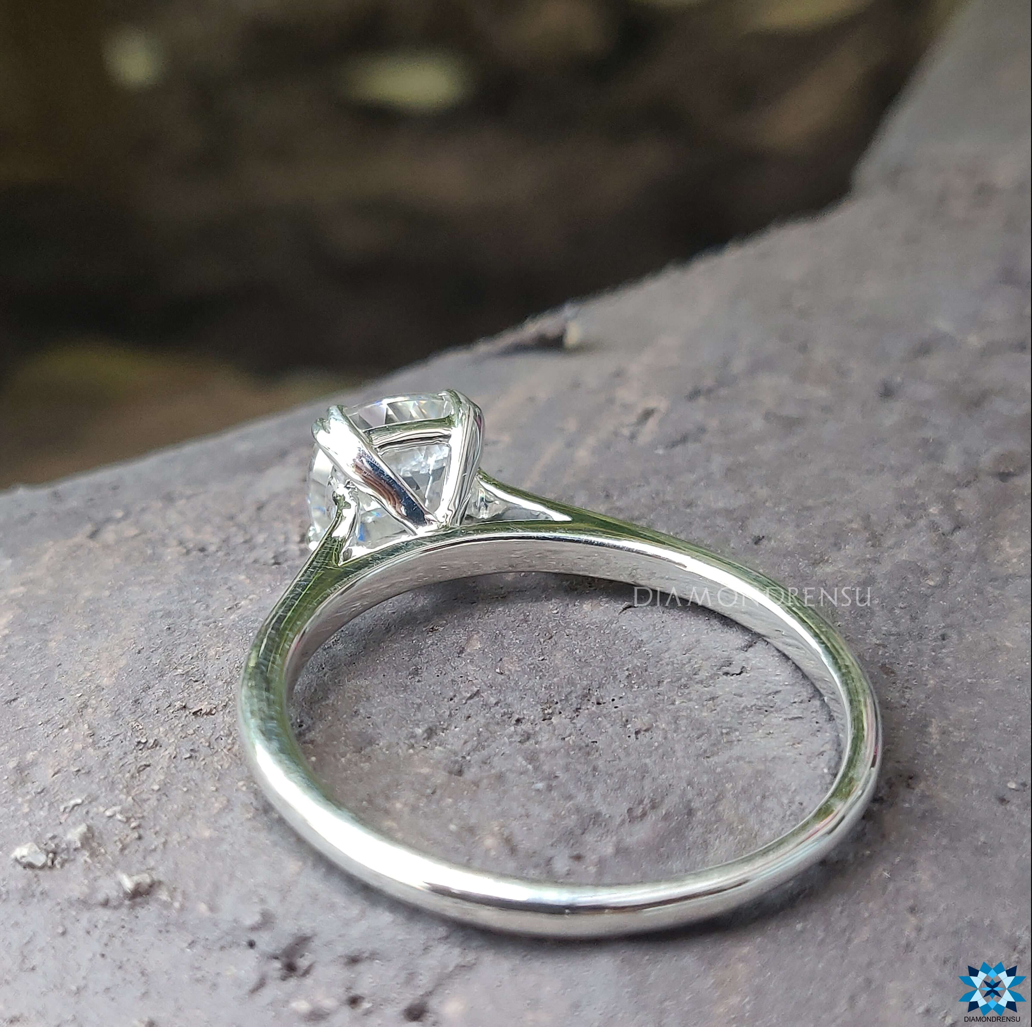 Diamondrensu UK ring with handmade jewelry design