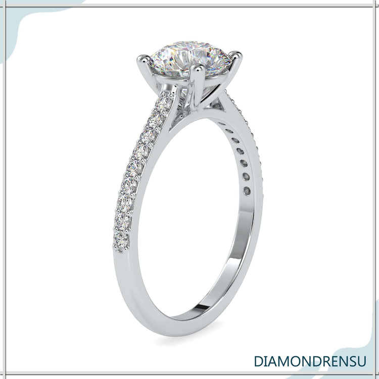 Diamondrensu UK engagement ring in white gold with lab grown stone.
