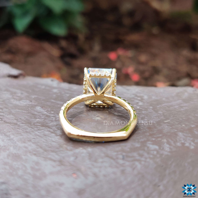 Diamondrensu UK hidden halo radiant moissanite ring.

