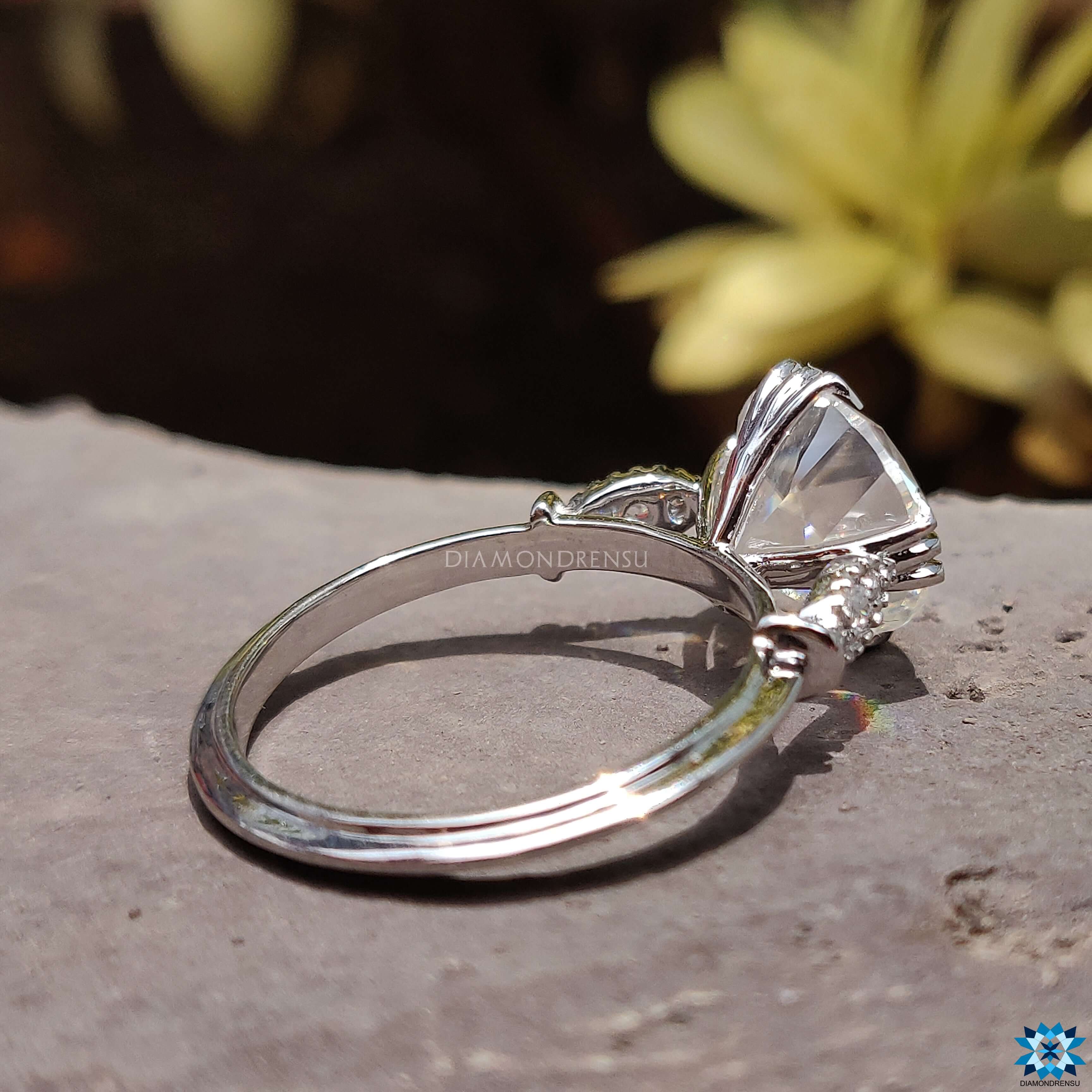 Knife Edge Shank Ring with Cathedral Setting.
