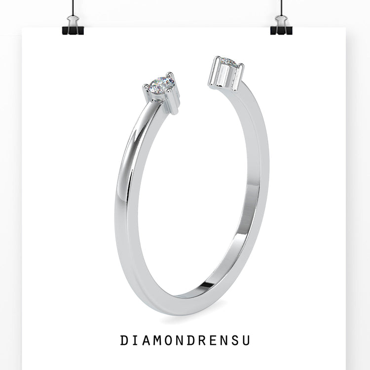 Rose gold band featuring a simple open gap design.
