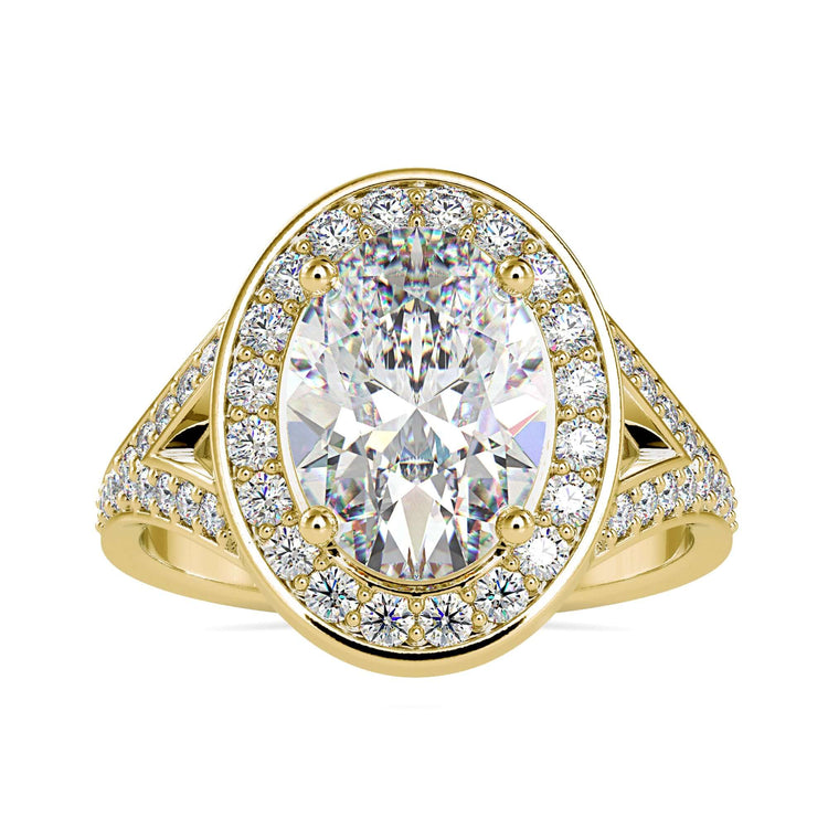 Diamondrensu UK engagement ring in vintage halo design.
