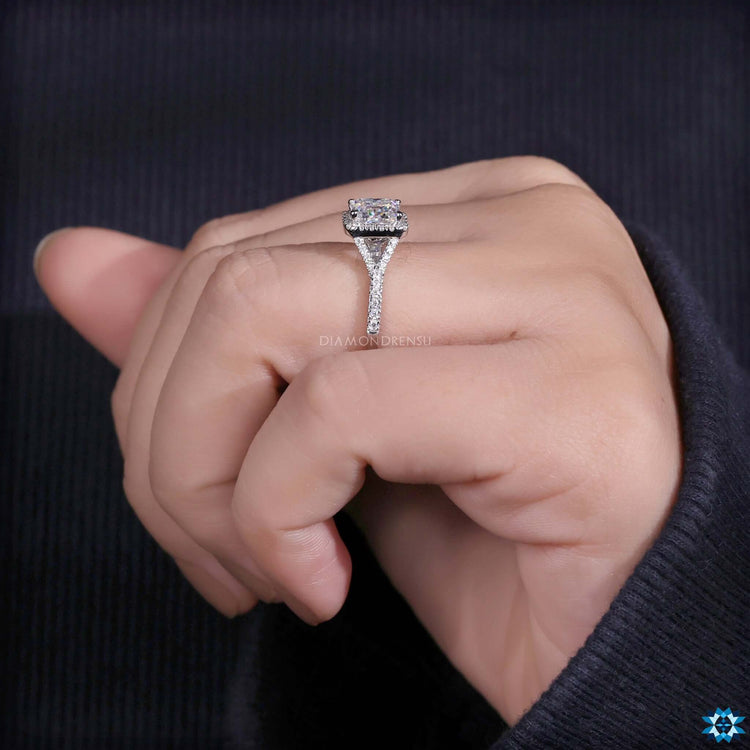 4 prong setting princess cut ring.