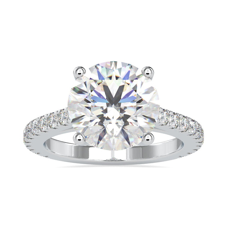 Round brilliant cut ring crafted with precision in a classic style.
