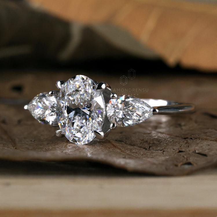 Three stone diamond ring with sparkling brilliance for proposals.