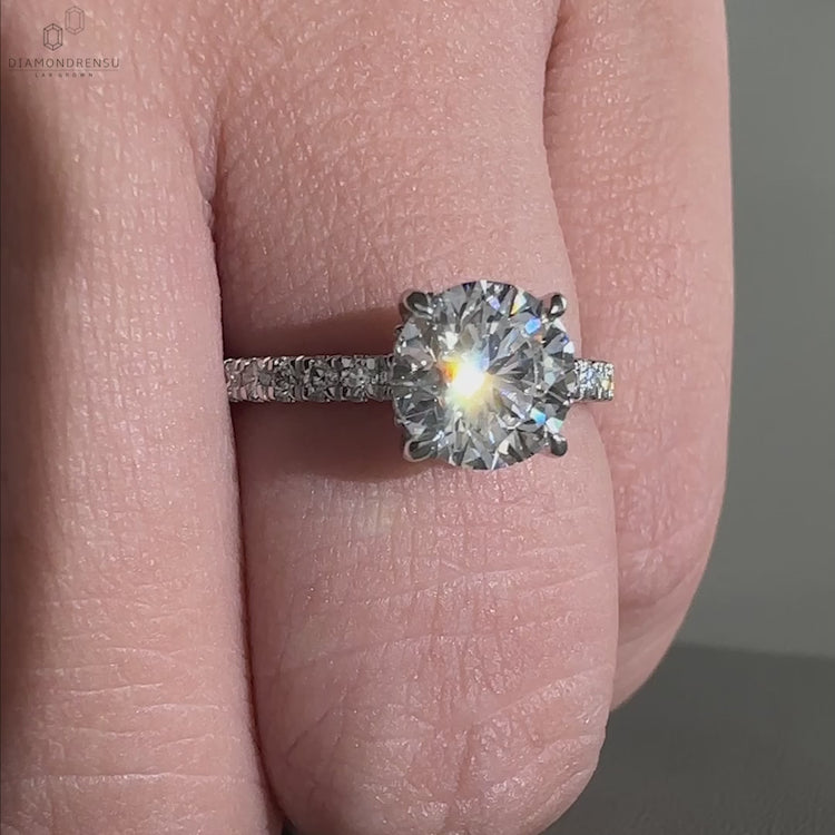 Diamondrensu UK engagement ring made with precision and care.