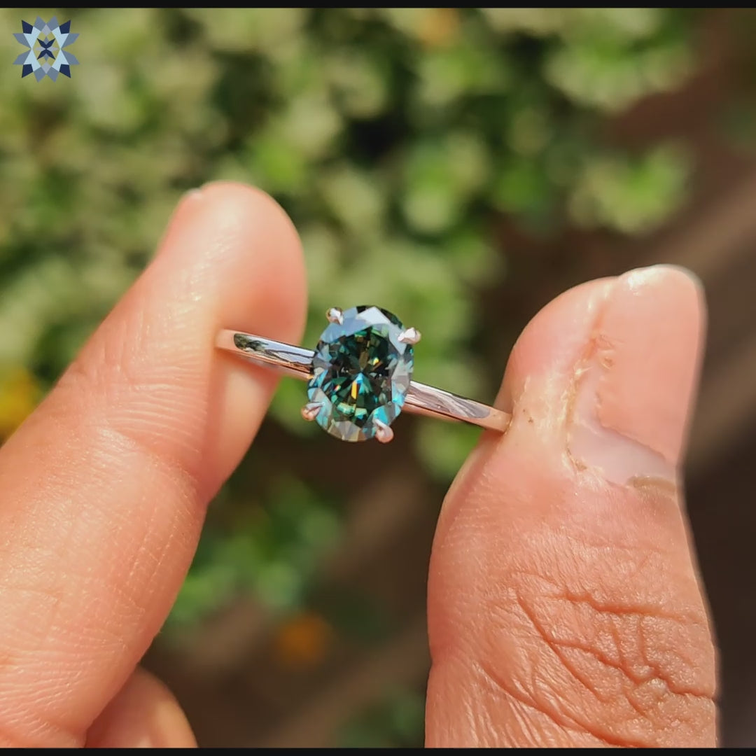 Oval cut ring with prong setting ring
