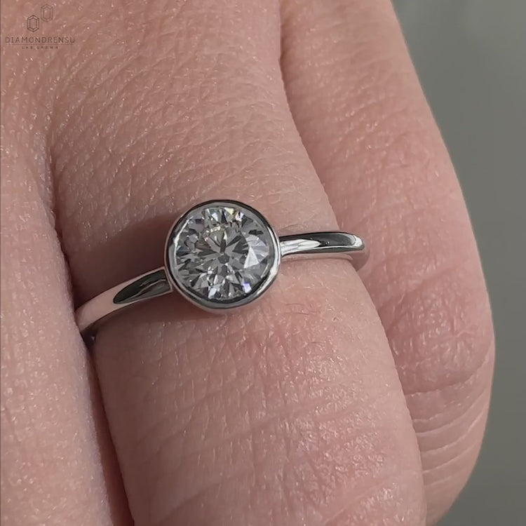 Handmade Diamondrensu UK ring featuring lab grown diamond.