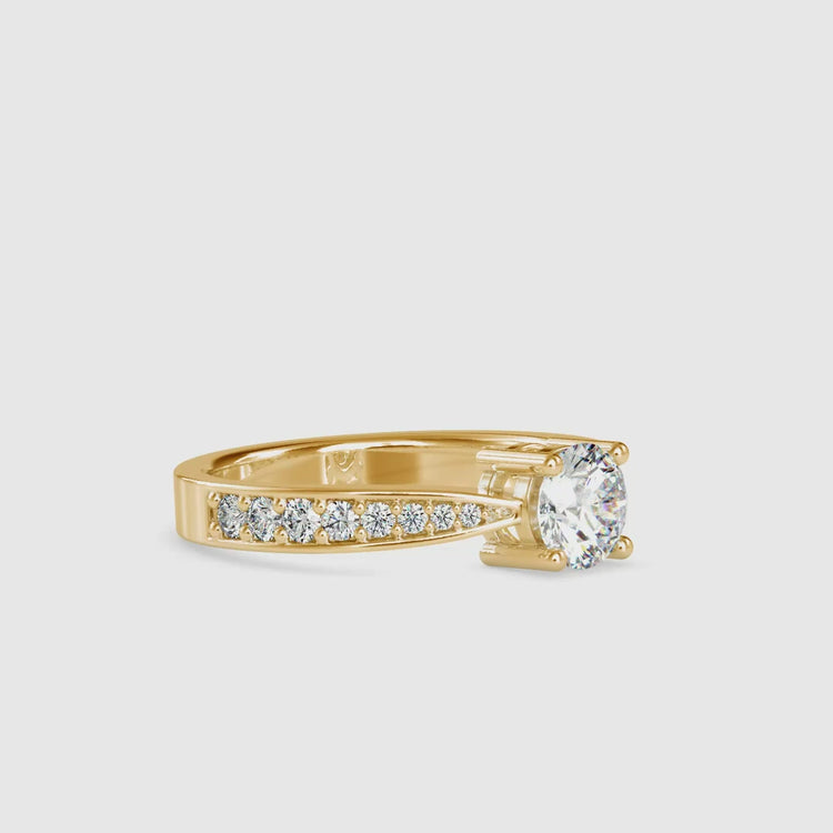 Diamondrensu UK ring with round pave design.
