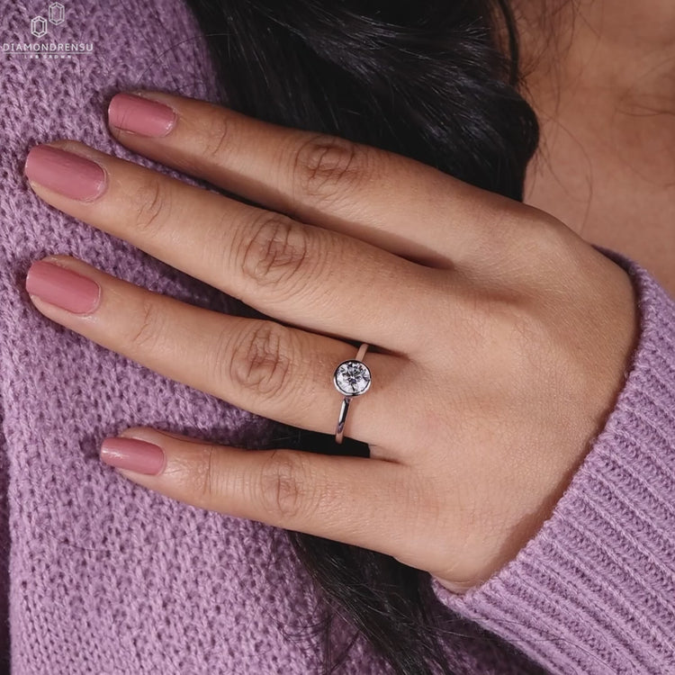 White gold bezel diamond ring by Diamondrensu UK.