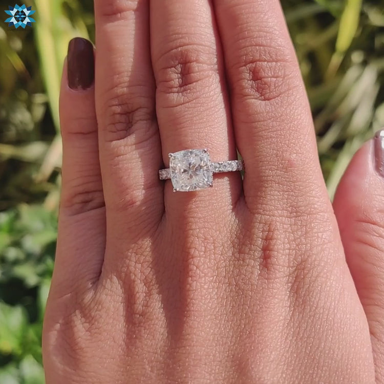 Diamondrensu UK cushion cut moissanite ring.
