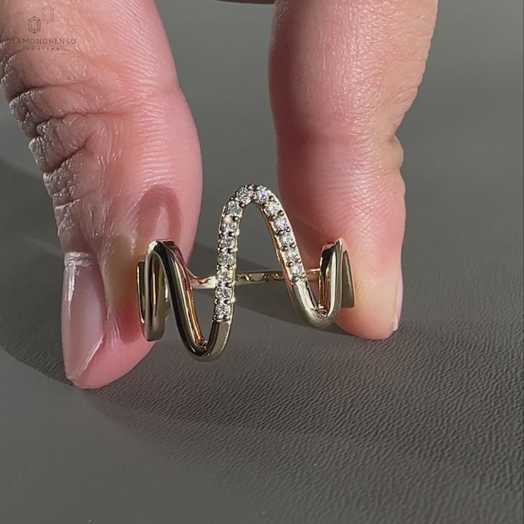 Diamondrensu UK engagement ring with IGI certified quality.