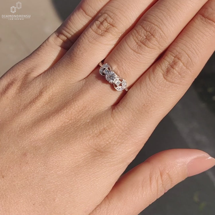 Diamondrensu UK ring with a vintage lab-grown diamond setting.