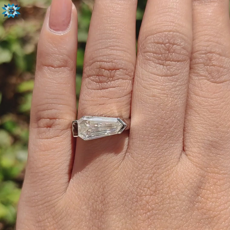 Solitaire engagement ring with v prong setting.
