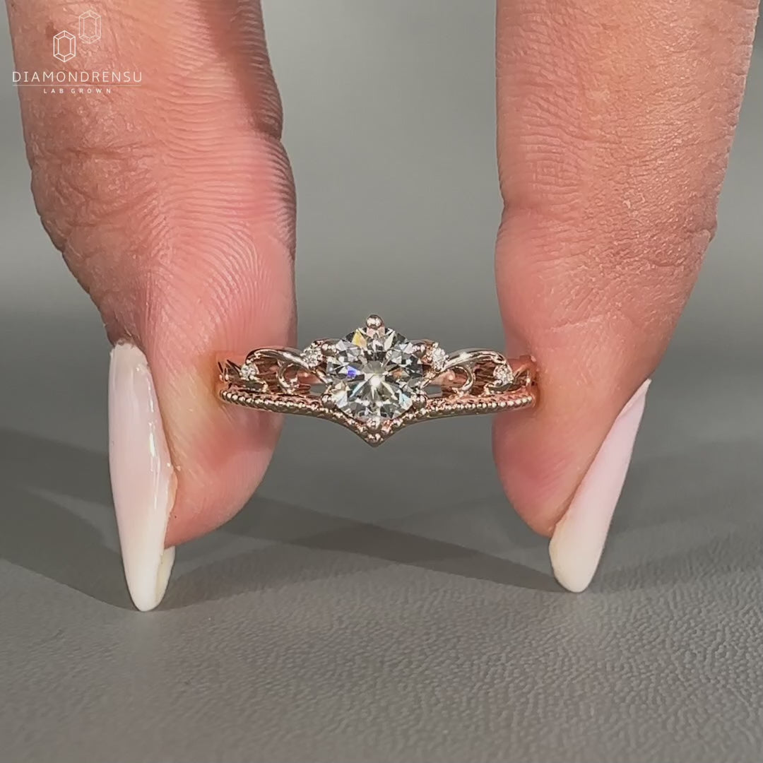 Milgrain setting ring with cluster design.
