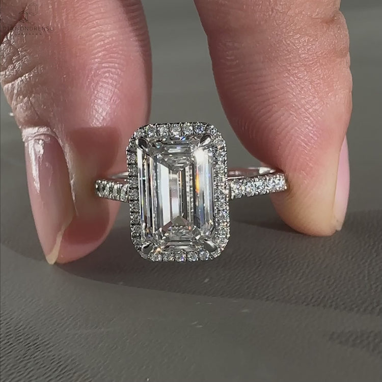 Claw prong engagement ring