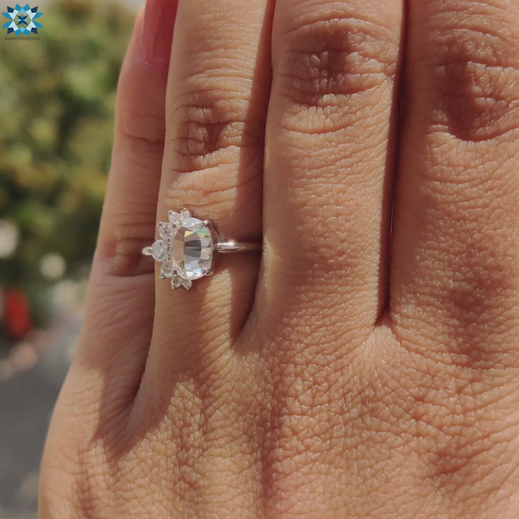 Handmade jewelry ring in white gold.
