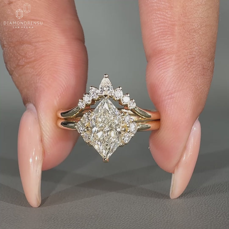 Dutch marquise diamond ring with elegant style.
