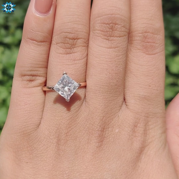 Diamondrensu UK princess cut ring.