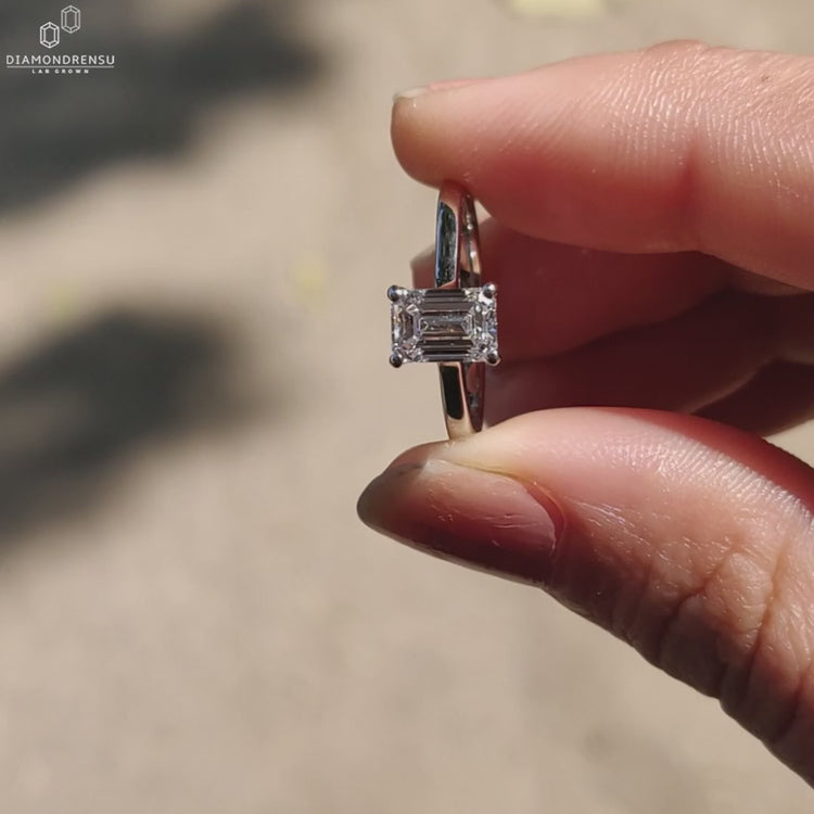 Diamondrensu engagement ring designed for a lifetime of commitment.