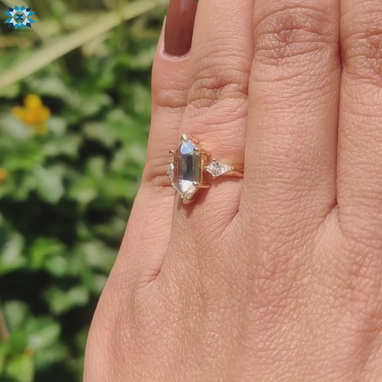Diamondrensu UK ring with hexagon cut moissanite.
