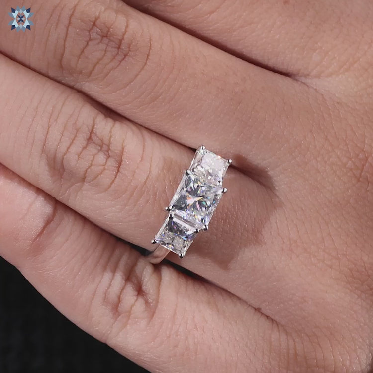 Diamondrensu UK ring with 3 stone arrangement.
