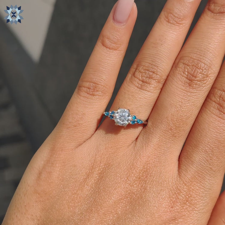 Round Cut moissanite ring with 4 prong ring
