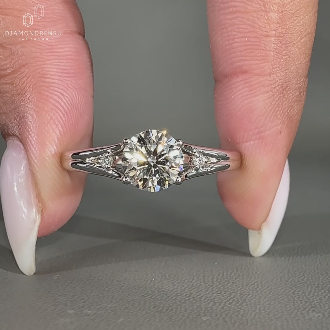 Split Shank ring crafted in 3 stone diamond ring design.
