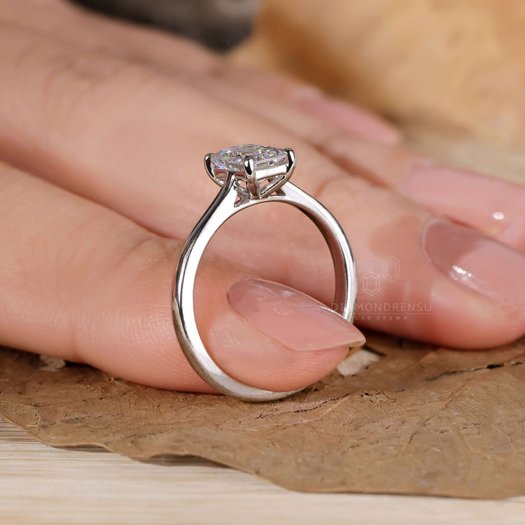 Luxurious emerald cut gold ring perfect for special moments.