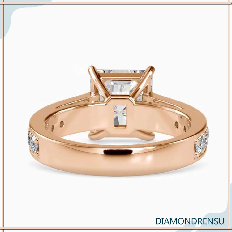 Simple diamond ring with round cut and white gold band.
