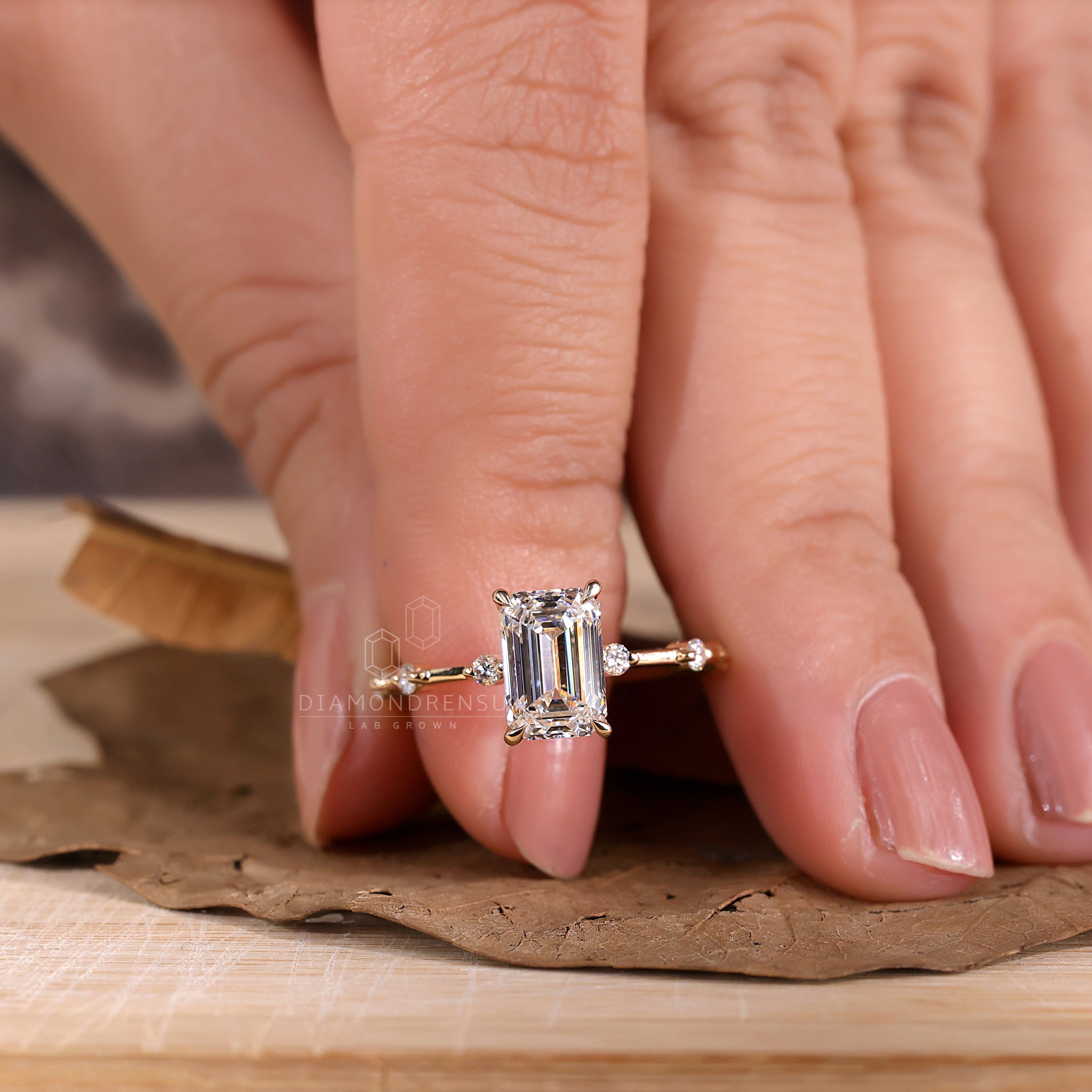 Antique emerald ring UK with a charming heritage design.