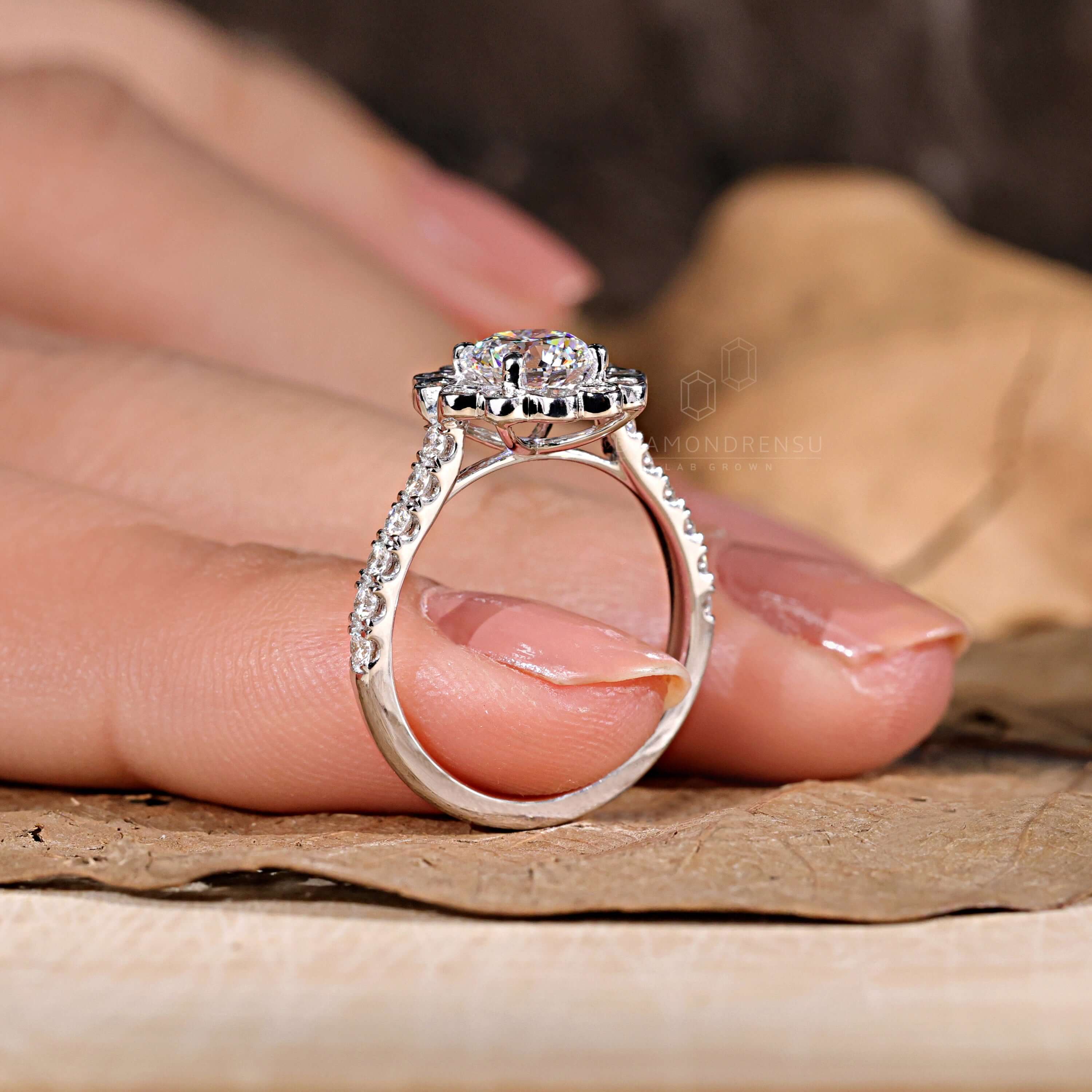 Stunning round diamond engagement ring crafted for brilliance
