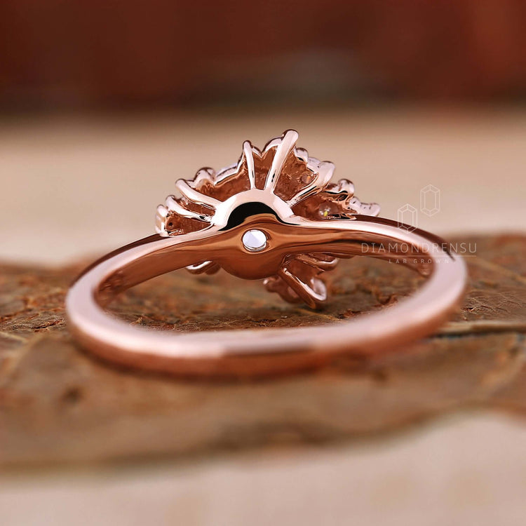 Muse ring design showcasing contemporary elegance.