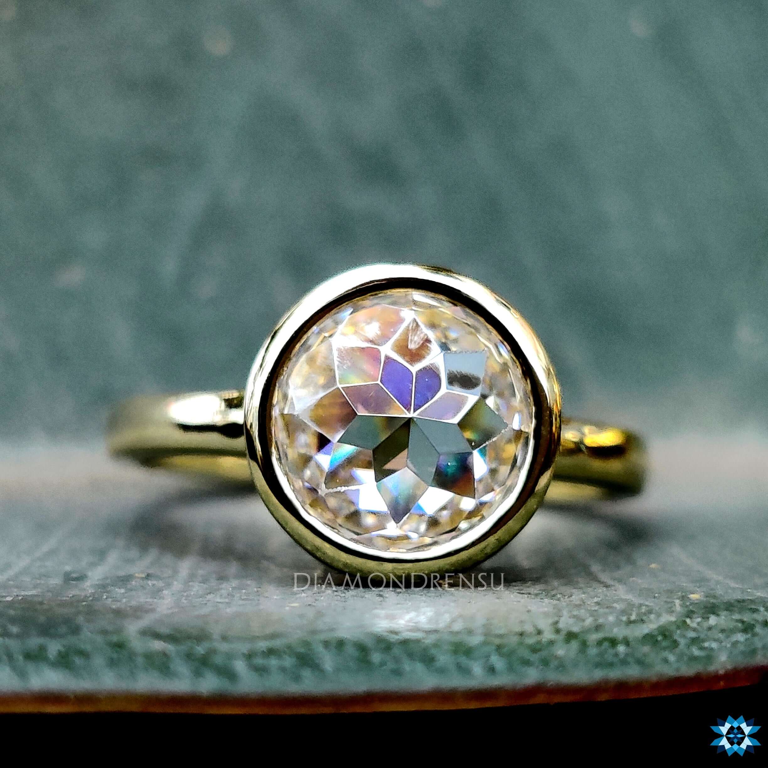 Unique round rose cut ring with vintage-inspired charm.
