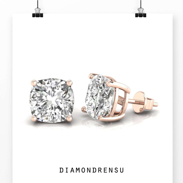 Screw back earrings designed for daily wear.
