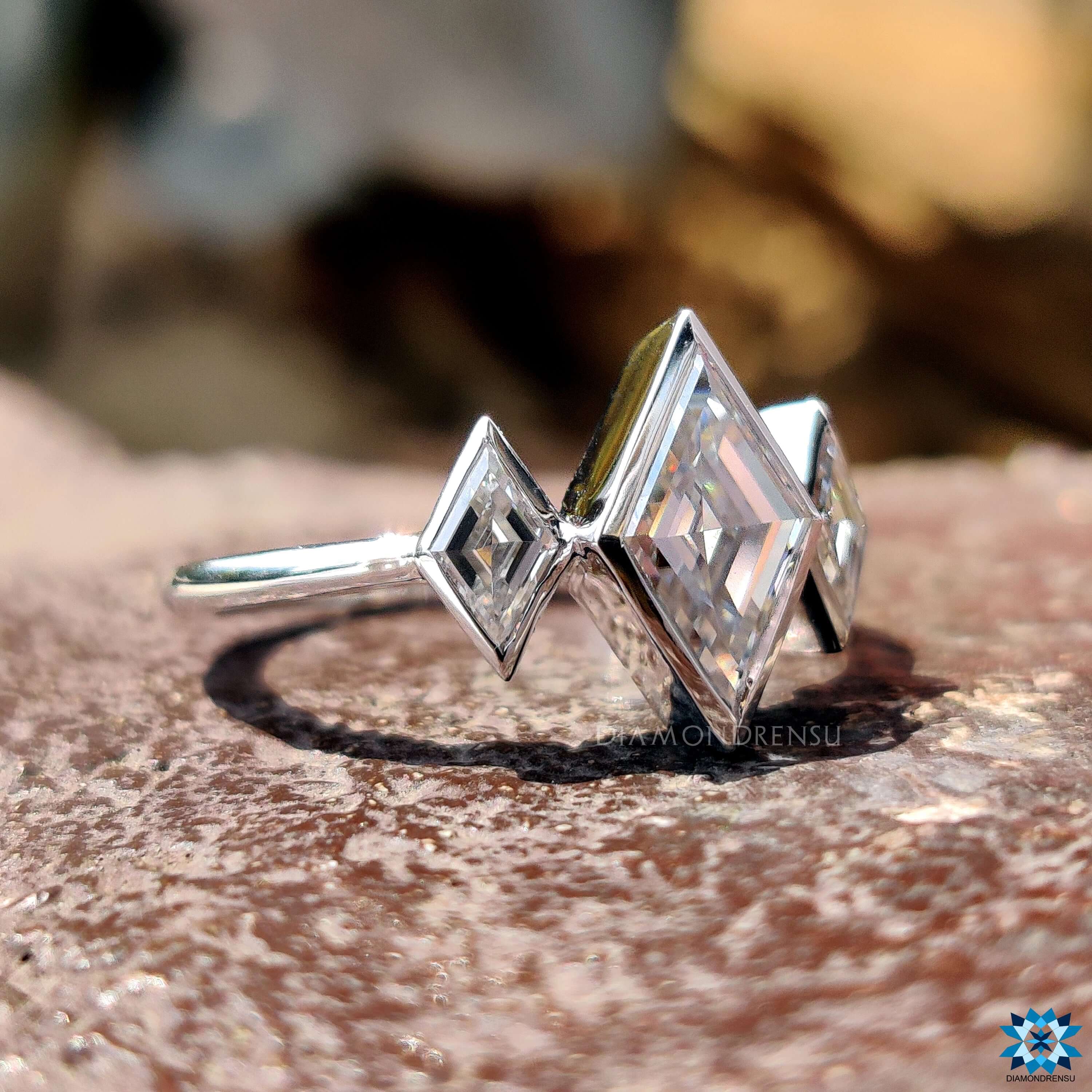 three stone engagement ring - diamondrensu