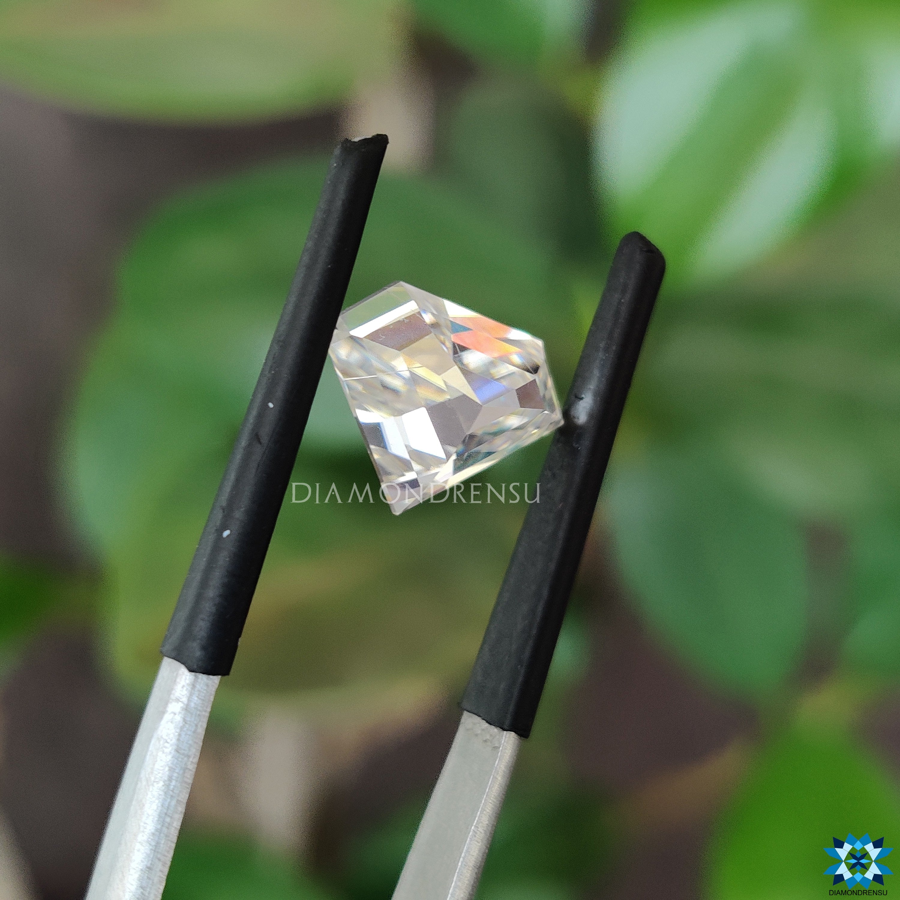 lab created moissanite