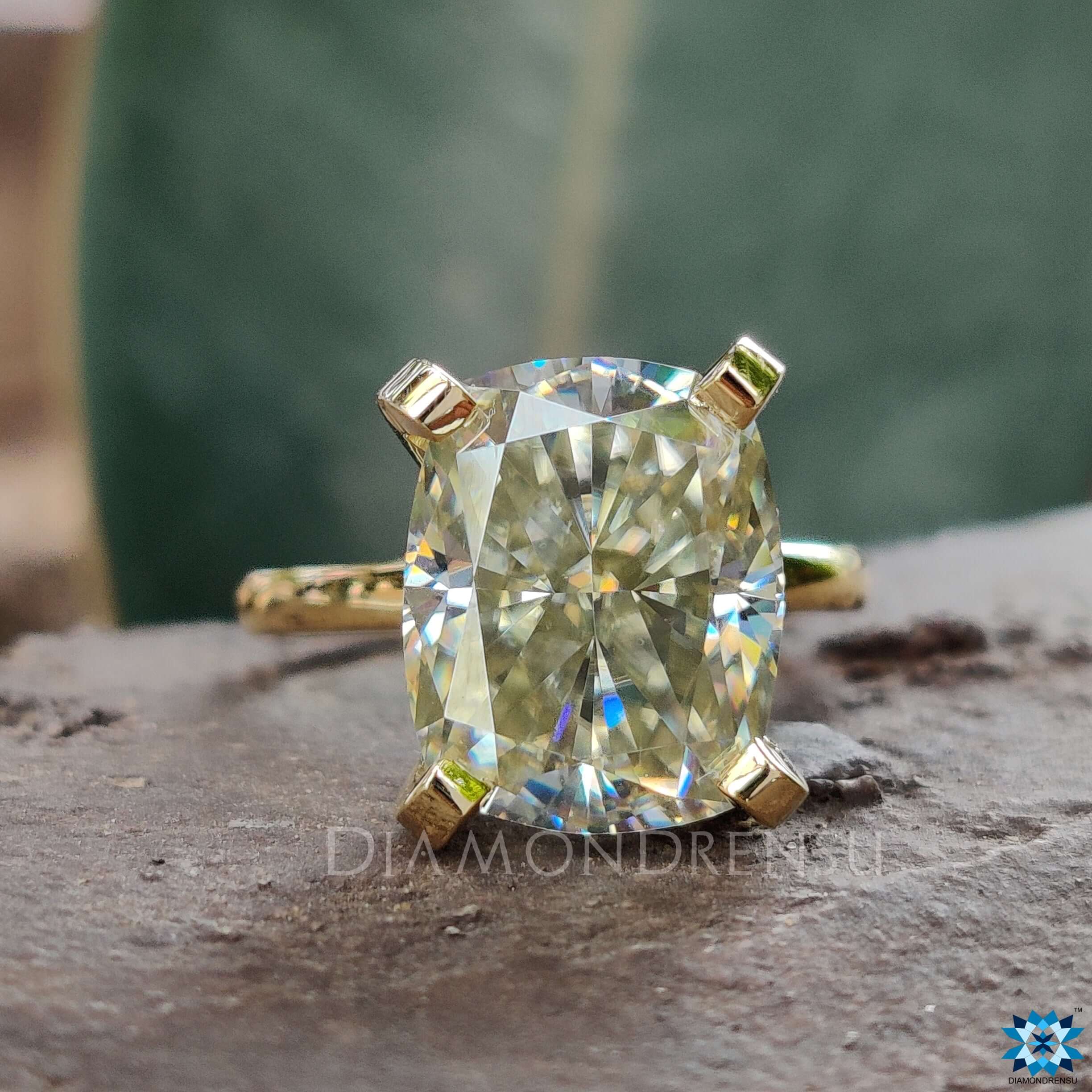 Solitaire Engagement Ring with classic style.
