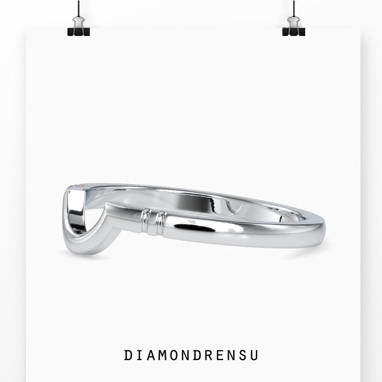 Diamondrensu UK wedding band with curved fit.
