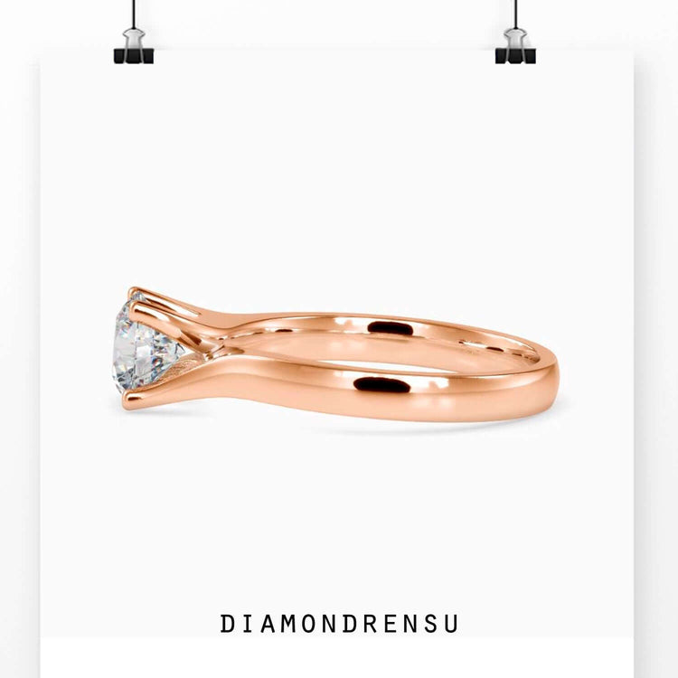 IGI certified engagement ring with round cut centre.
